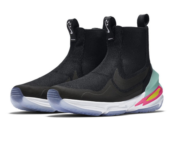 riccardo-tisci-zaprojektowal-buty-dla-firmy-nike-396740-GALLERYBIG-64e7a60