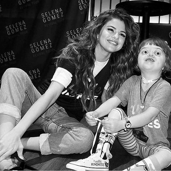 selena-gomez-396843-GALLERY600-2a59ba8