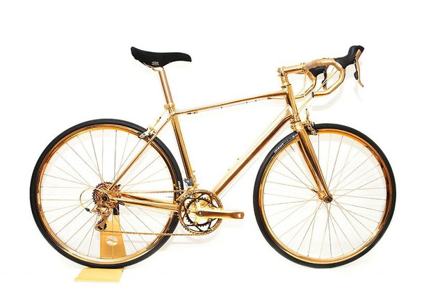 pokryty-24-karatowym-zlotem-rower-goldgenie-397612-GALLERYBIG-76e24df