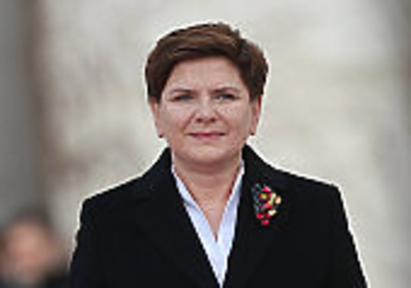 polish-prime-minister-beata-szydlo-accompanied-by-german-chancellor-picture-id509751842