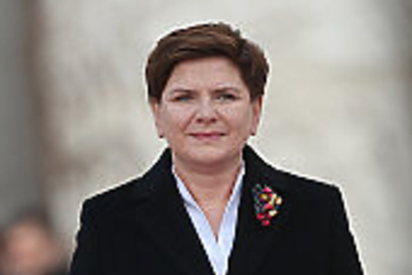 polish-prime-minister-beata-szydlo-accompanied-by-german-chancellor-picture-id509751842