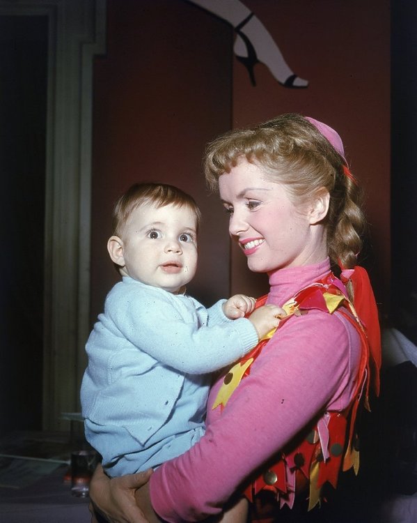 carrie-fisher-z-debbie-reynolds-401316-GALLERY600-e633a88