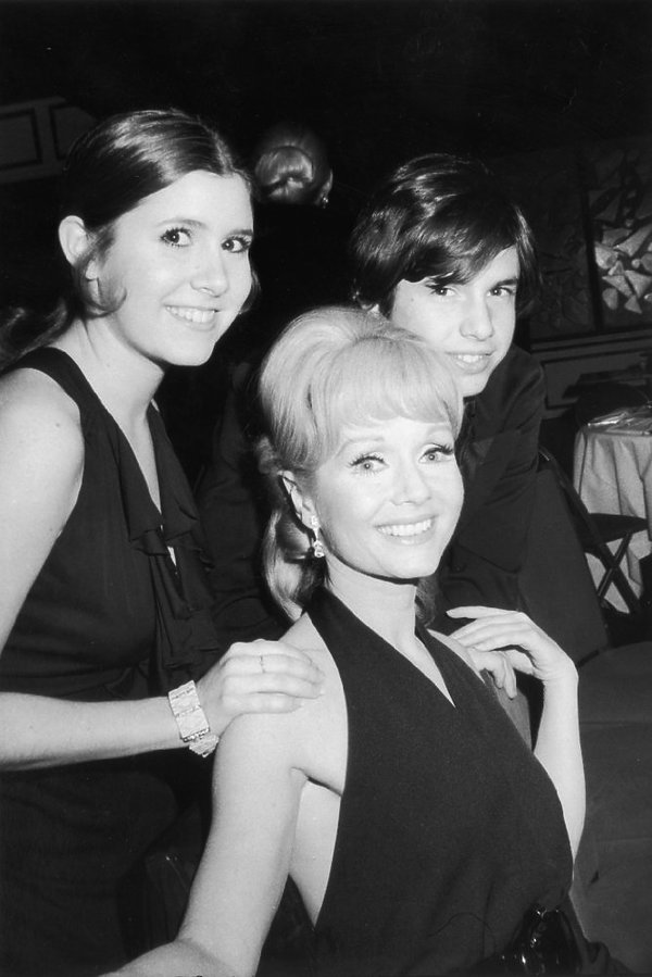 carrie-fisher-z-debbie-reynolds-401319-GALLERY600-c7ea628