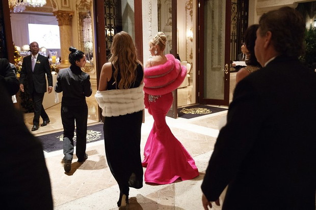 sylwester-u-donalda-trumpa-donald-trump-melania-trump-vivapl-402240-GALLERYBIG-2d5bc83