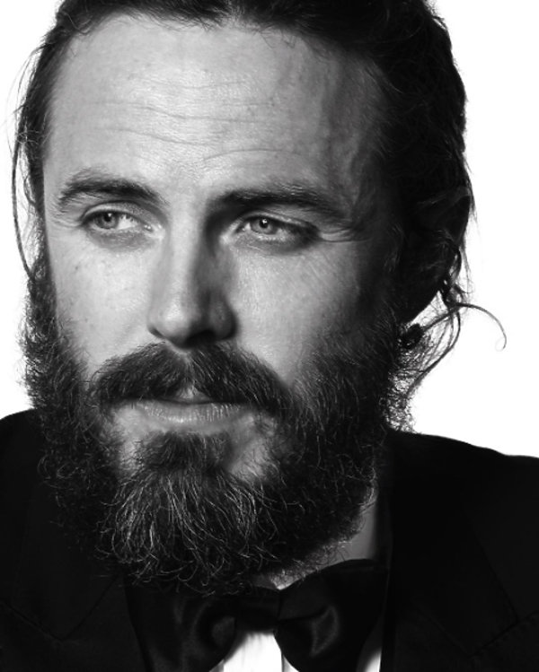casey-affleck-zlote-globy-2017-403698-GALLERY600-73d68c6