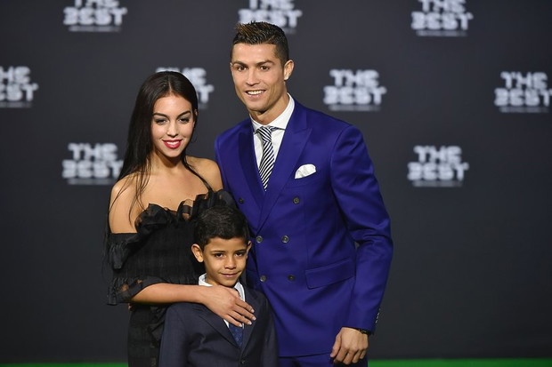 cristiano-ronaldo-georgina-rodriguez-cristiano-ronaldo-junior-403706-GALLERYBIG-3b154f7