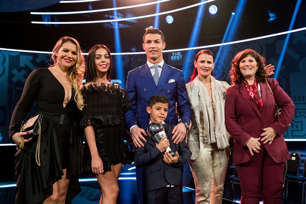 cristiano-ronaldo-georgina-rodriguez-cristiano-ronaldo-junior-dolores-dos-santos-403709-GALLERYBIG-4706c7a