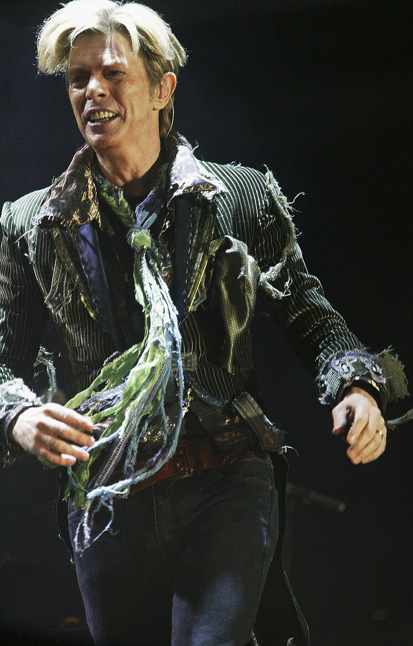 david-bowie-403630-GALLERY600-f04ad5f