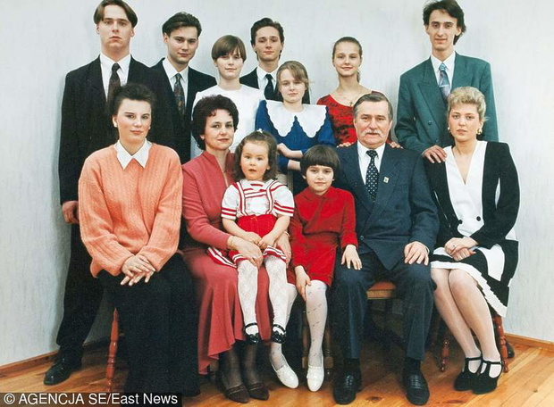 lech-walesa-z-rodzina-403436-GALLERYBIG-d5df9f0
