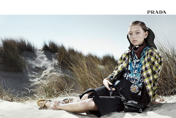 kampania-domu-mody-prada-wiosna-2017-404263-GALLERYBIG-5a1fc03