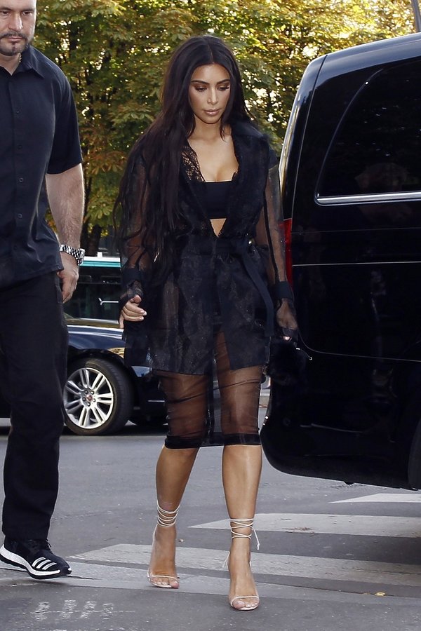 kim-kardashian-styl-streetwearowe-inspiracje-i-wszechobecny-luz-404012-GALLERY600-8729f35