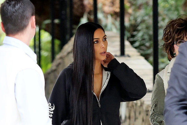 Kim Kardashian, styl, Streetwearowe inspiracje i wszechobecny luz