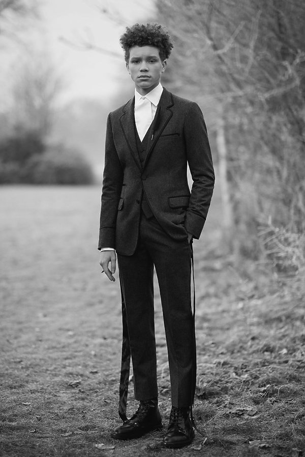 alexander-mcqueen-kolekcja-na-jesien-2017-405971-GALLERY600-d32ac81
