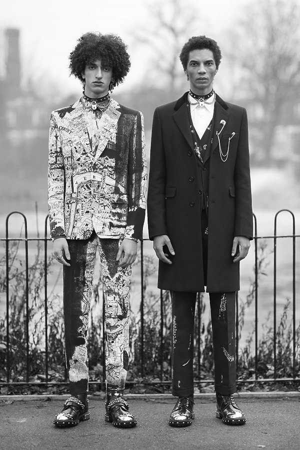 alexander-mcqueen-kolekcja-na-jesien-2017-405975-GALLERY600-52dc59e