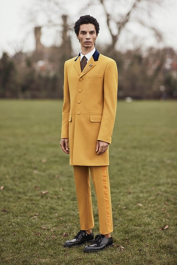 alexander-mcqueen-kolekcja-na-jesien-2017-405981-GALLERY600-ce38689