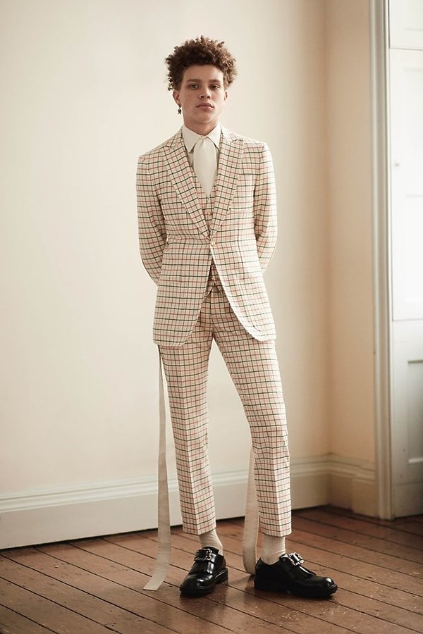 alexander-mcqueen-kolekcja-na-jesien-2017-405986-GALLERY600-f318917
