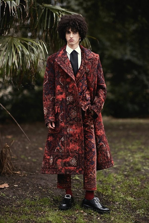 alexander-mcqueen-kolekcja-na-jesien-2017-405989-GALLERY600-ee97c02