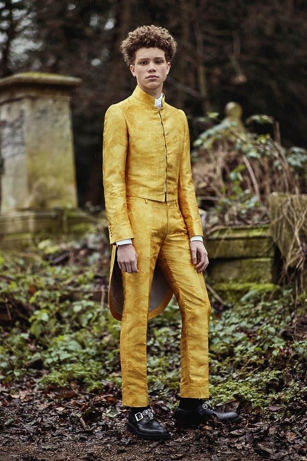 alexander-mcqueen-kolekcja-na-jesien-2017-405993-GALLERY600-f89a754