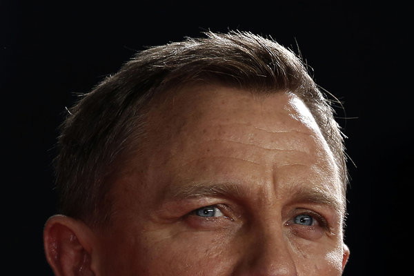 daniel-craig-bond-james-bond-406786-GALLERY600-ef02a95