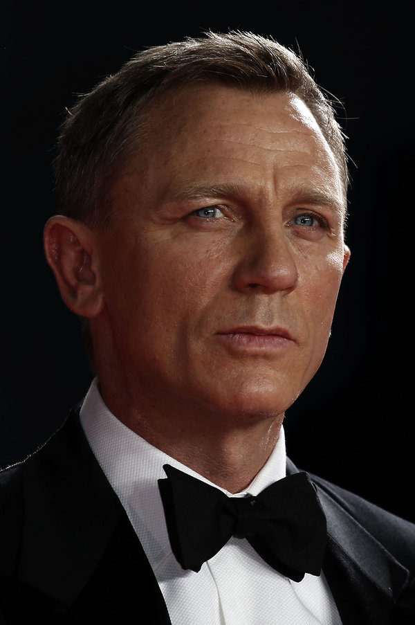 daniel-craig-bond-james-bond-406786-GALLERY600-ef02a95