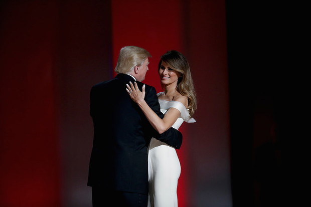 melania-trump-na-balu-inauguracyjnym-406728-GALLERYBIG-71b5b10