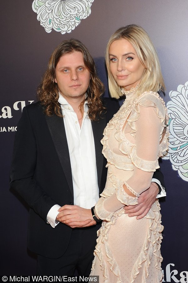agnieszka-wozniak-starak-i-piotr-wozniak-starak-na-premierze-sztuka-kochania-407583-GALLERY600-155f4b1