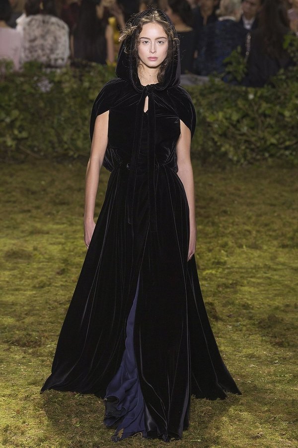 dior-kolekcja-haute-couture-na-wiosne-2017-407380-GALLERY600-af27d58