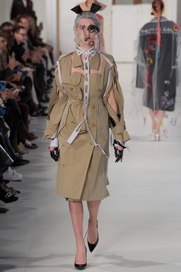 pokaz-kolekcji-maison-margiela-haute-couture-na-wiosne-2017-408448-GALLERY600-579c25e