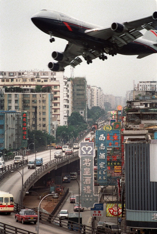 BOEING 747 NAD KOWLOON