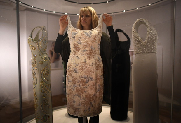 Kensington Palace Curators Install Dresses For The New Exhibition - Diana: Her Fashion Story