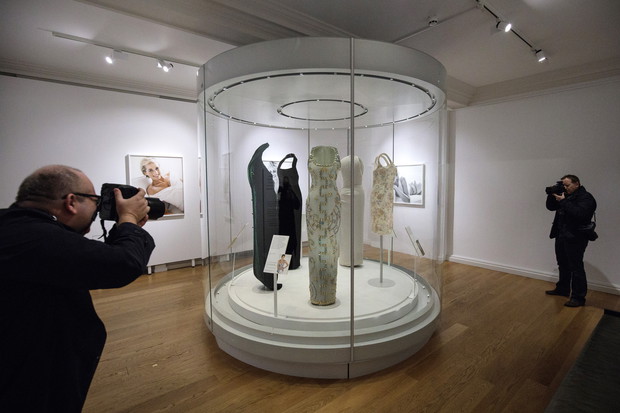 Press Preview Of Diana: Her Fashion Story