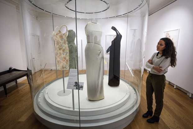 Press Preview Of Diana: Her Fashion Story