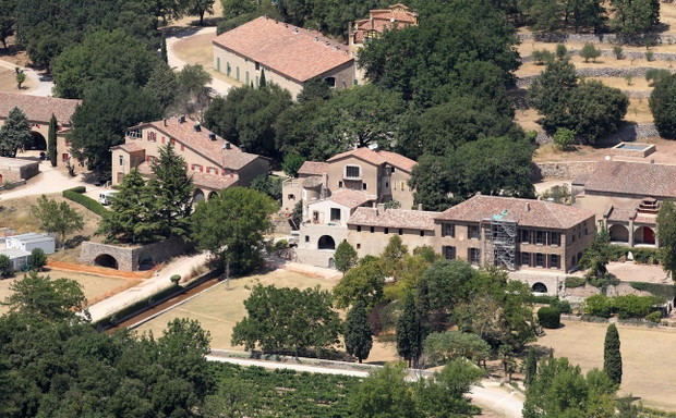 Posiad?o?? Brada Pita i Angeliny Jolie we Francji