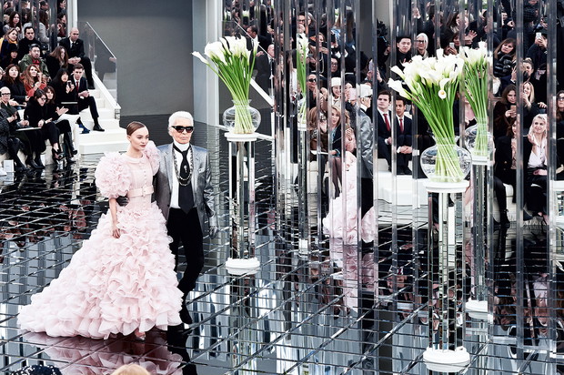 Raport Agnieszki Ścibior, VIVA! MODA, 1/2017, Karl Lagerfeld, Lily Rose Depp