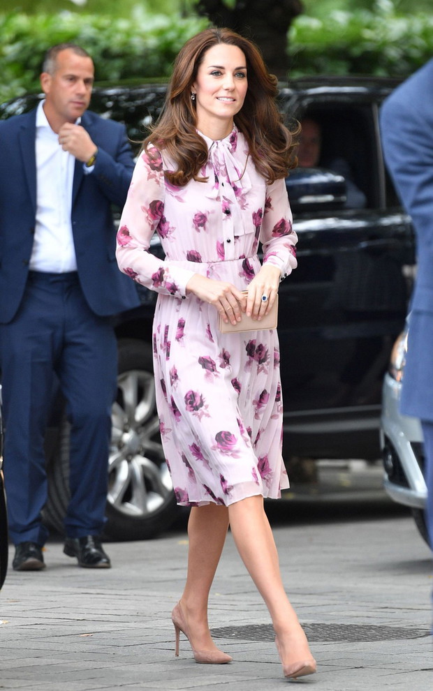 Ksi???ta Catherine, William i Harry na obchodach ?wiatowych Dni Zdrowia Psychicznego