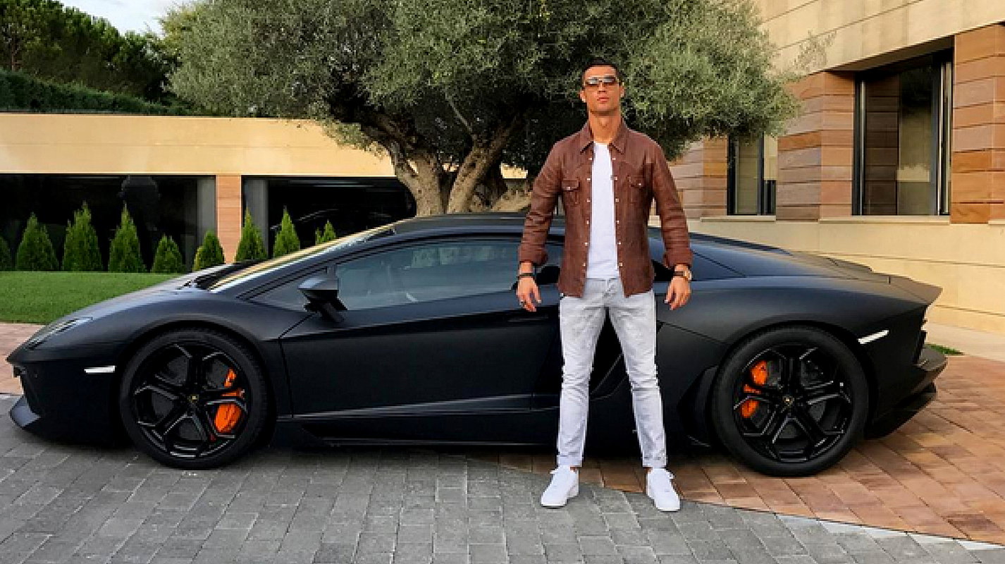 Cristiano Ronaldo, samochody piłkarza, main topic