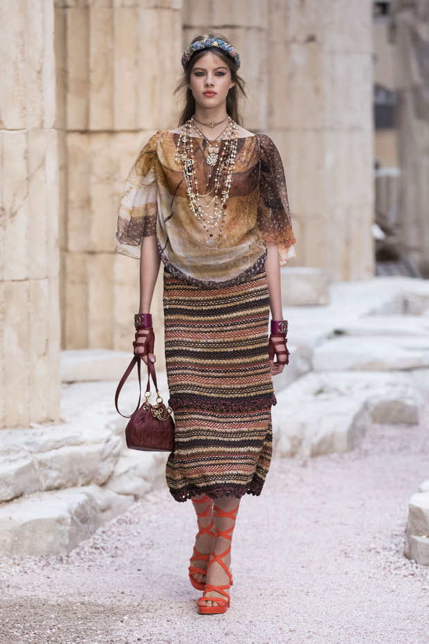 Premier dÈfilÈ de mode "Chanel Cruise" au Grand Palais ‡ Paris