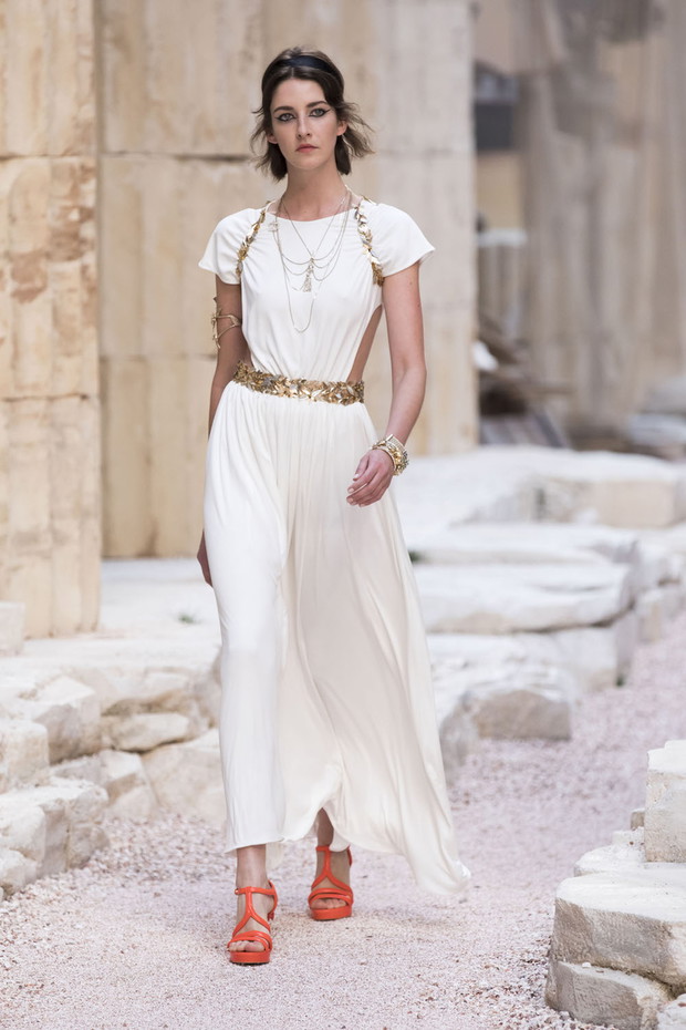 Premier dÈfilÈ de mode "Chanel Cruise" au Grand Palais ‡ Paris