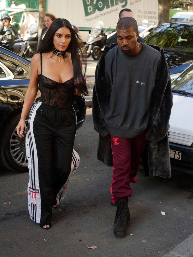 Kim Kardashian z m??em i siostr?