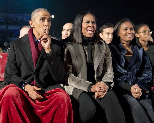 President And Mrs. Obama Attend National Christmas Tree Lighting