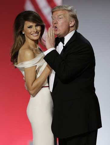 Prezydent Trump z rodzin? na balach inauguracyjnych