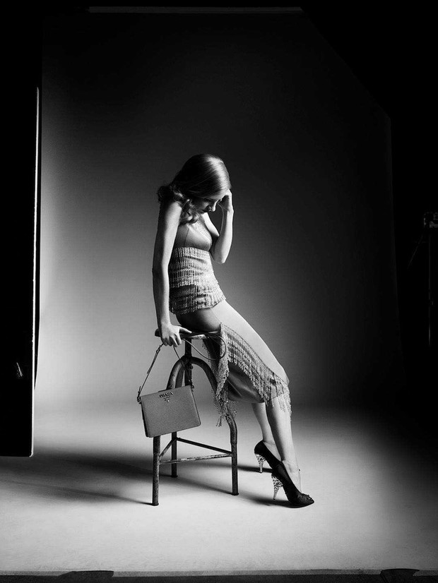 Jessica Chastain pose pour la campagne Prada automne hiver 2017