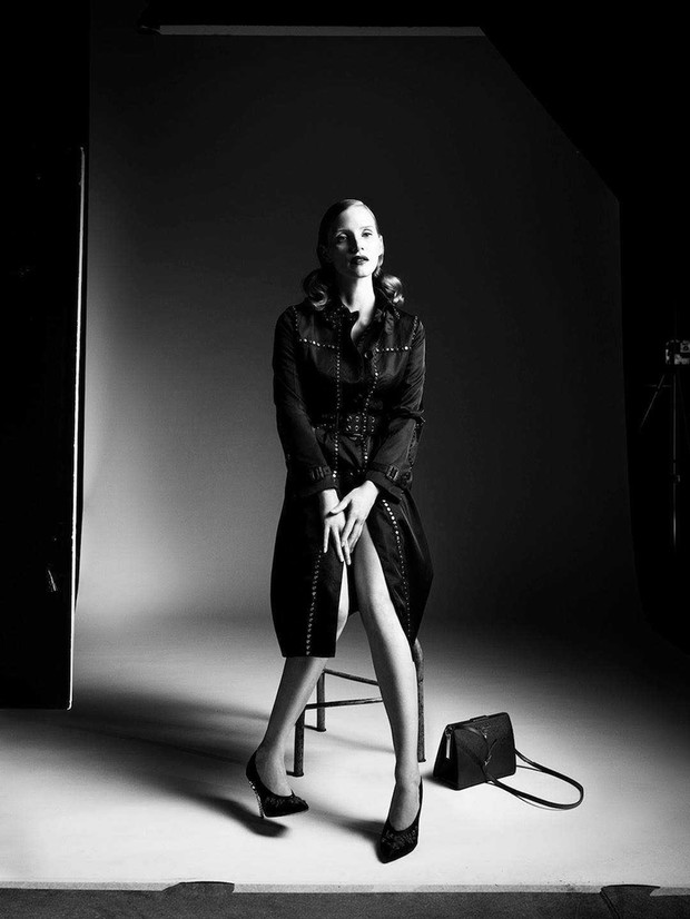 Jessica Chastain pose pour la campagne Prada automne hiver 2017