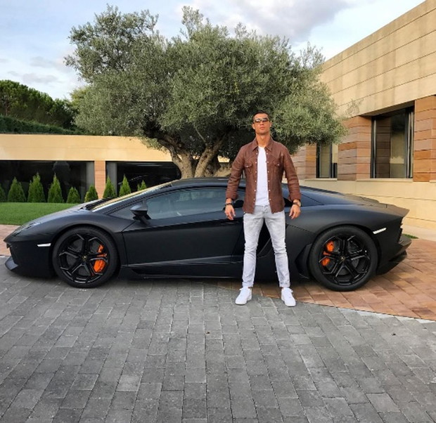 Cristiano Ronaldo wy?miany przez internautów