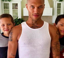 Jeremy Meeks z synami po rozstaniu z żoną z powodu romansu z Chloe Green