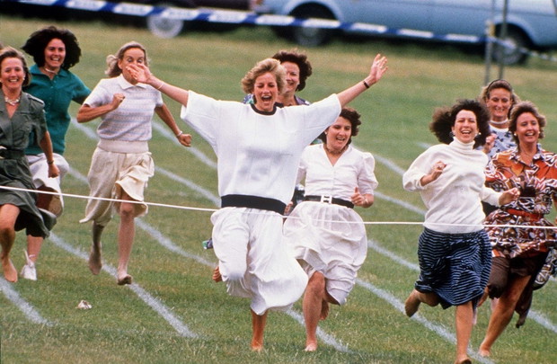 ( 160036g ) PRINCESS DIANA PRINCE WILLIAM'S SCHOOL SPORTS DAY - 1989