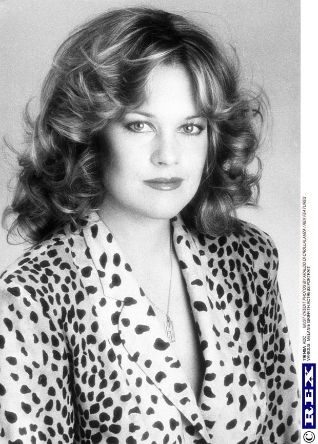 MELANIE GRIFFITH NA PRZYJECIU W KONSULACIE HISZPANSKIM W BEVERLY HILLS NA CZESC PEDRO ALMODOVARA, KTOREGO OSTATNI FILM "WSZYSTKO