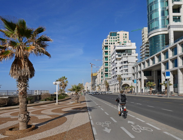 Separated bike lane on Tel Aviv's waterfront