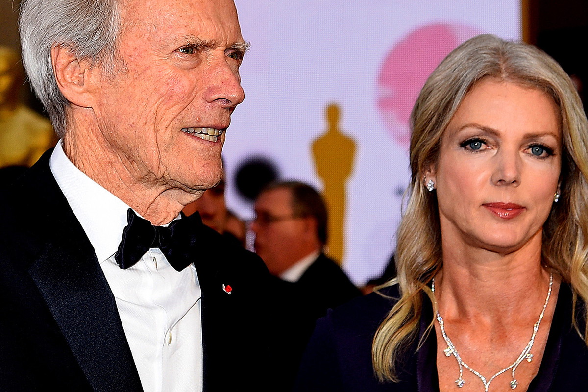 Clint Eastwood, Christina Sandera, ślub Clinta Eastwooda i 35 lat młodszej kochanki