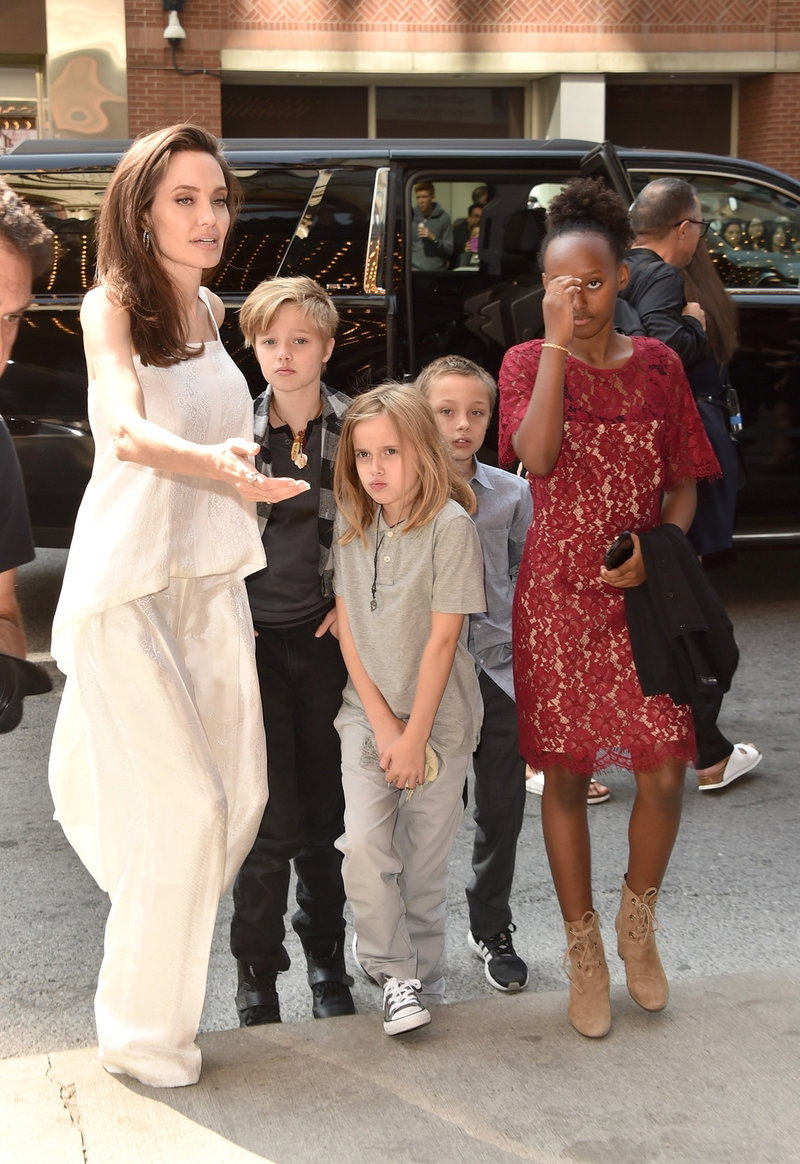 Angelina Jolie z dziećmi w Toronto